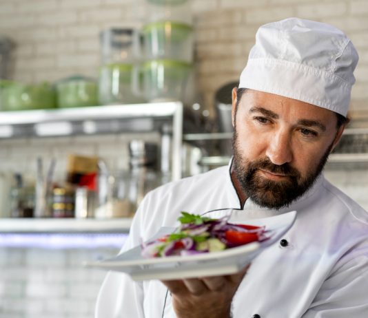 Kurs kucharza dla osób bez doświadczenia – czy to dobry pomysł