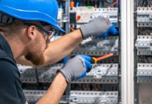 Dlaczego warto mieć kurs elektryka w erze OZE? Dlaczego warto mieć kurs elektryka w erze OZE