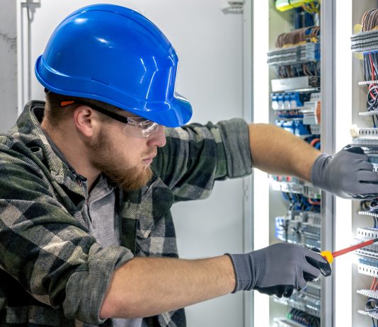 praca jako elektryk