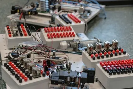 Technik Automatyk 311909 (Kurs Kwalifikacyjny Zawodowy: ELM.01 / ELM.04, dawniej EE.17 / EE.18)
